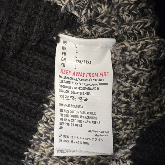 American Eagle Sweater - Picture 3 of 3